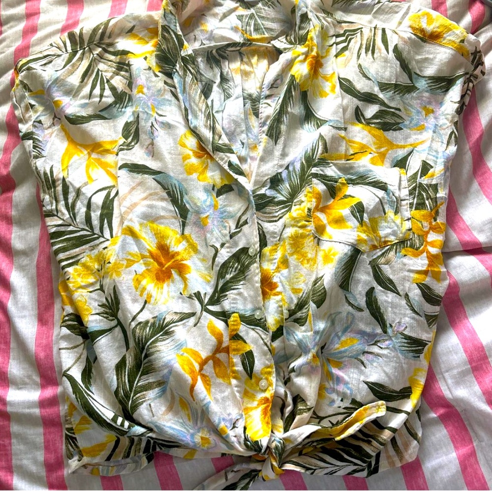 Old navy summer shirt